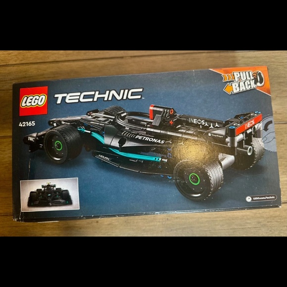 LEGO Technic Mercedes-AMG F1 W14 E Performance Pull-Back Race Car Toy 42165 - Picture 2 of 2